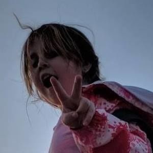 Meet your Posher, Izabella